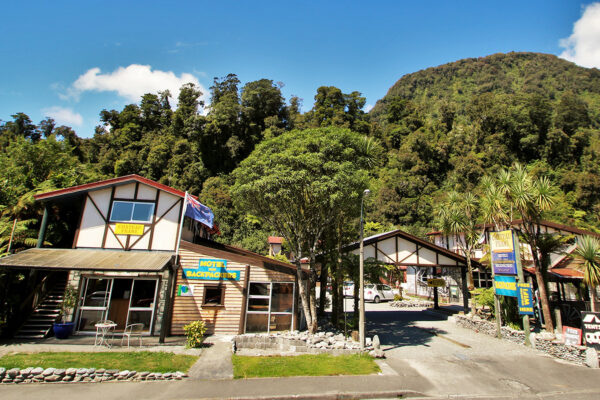 Backpacker & Motel Complex – Land, Buildings & Additional Business Opportunities Backpacker & Motel Complex – Land, Buildings & Additional Business Opportunities